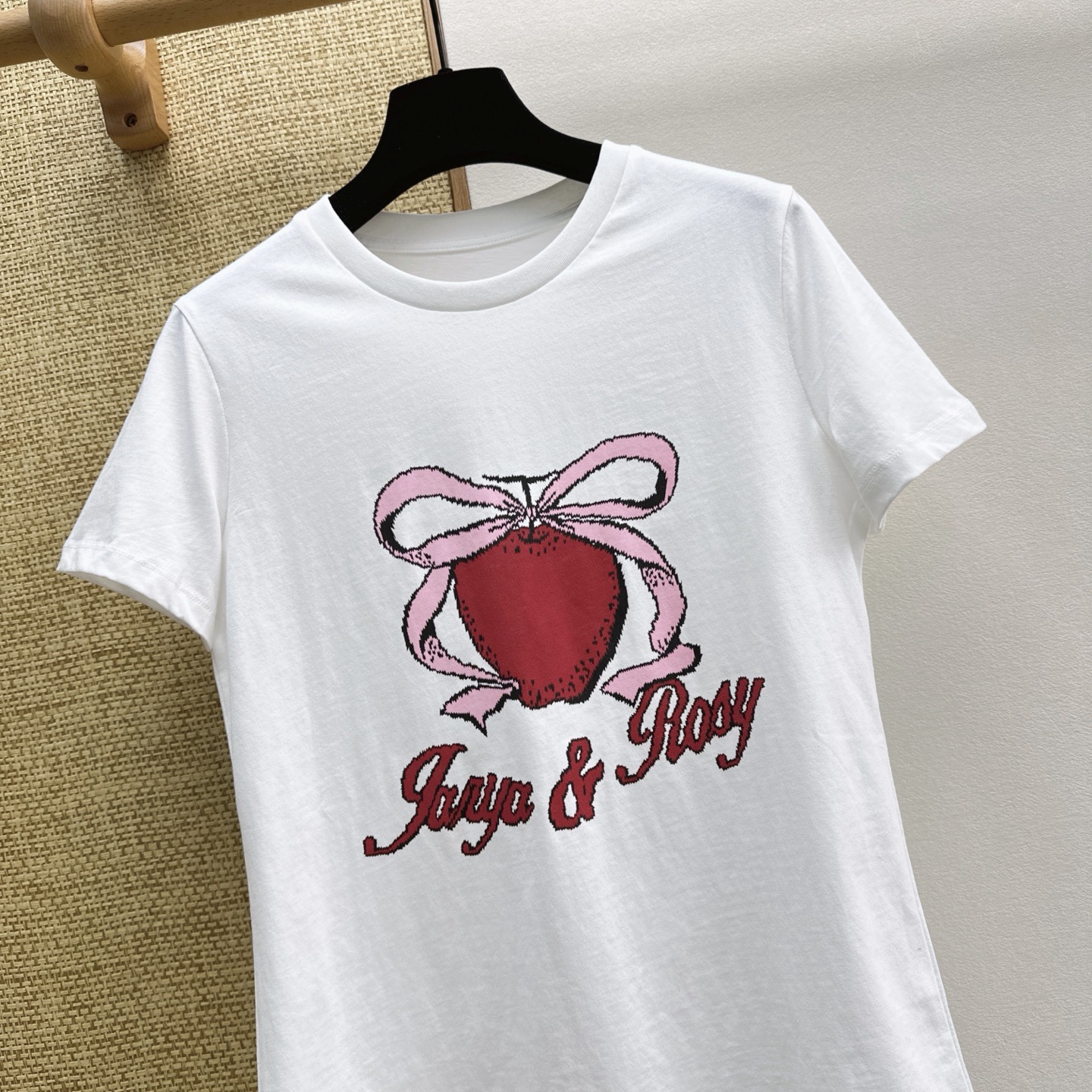 Women's short sleeves
